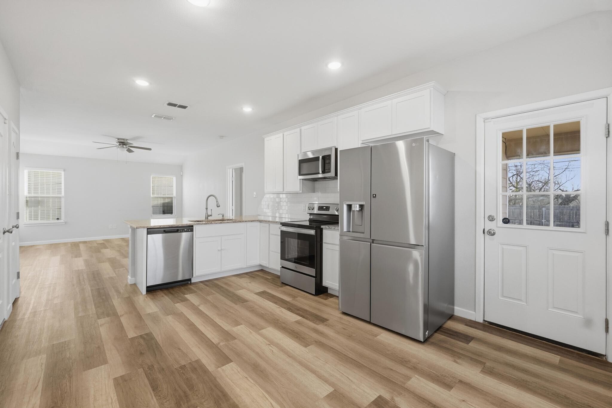 Building Photo - 2050 Lillius St