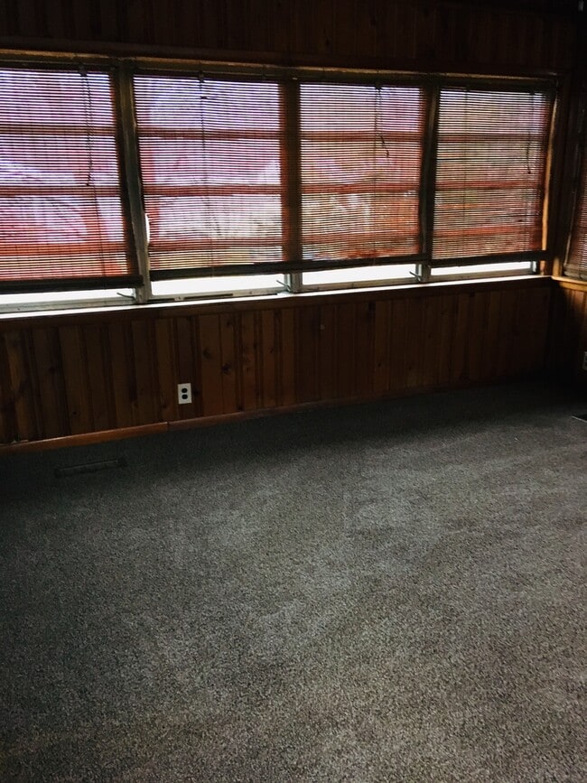 Building Photo - 3 Bedroom Bungalow in Eastpointe, MI - Sec. 8 OK