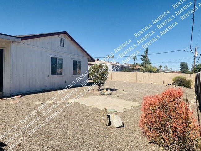 Building Photo - 11433 N Hagen Dr