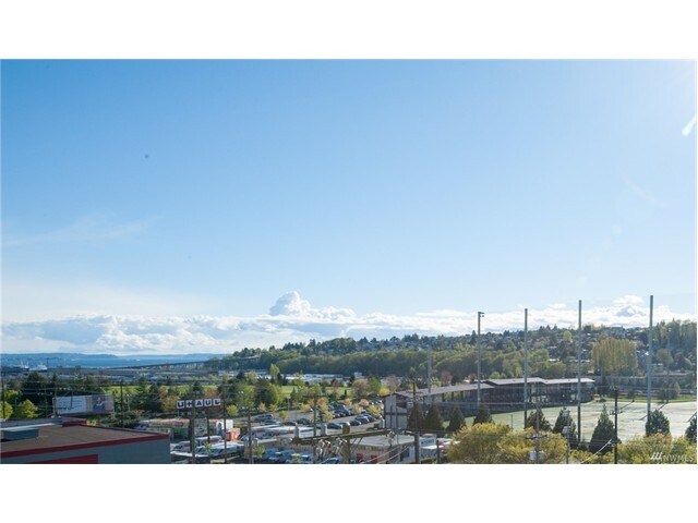 Building Photo - 2819 14th Ave W