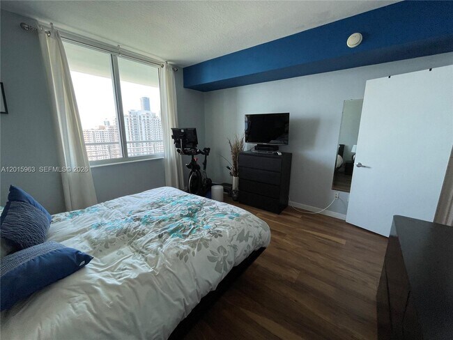Building Photo - 335 S Biscayne Blvd