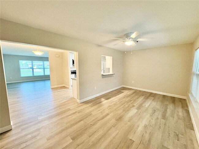 Building Photo - 3126 Shamrock Dr