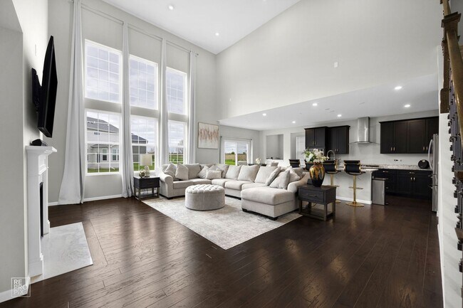 Building Photo - Luxury Five Bedroom Plainfield Rental