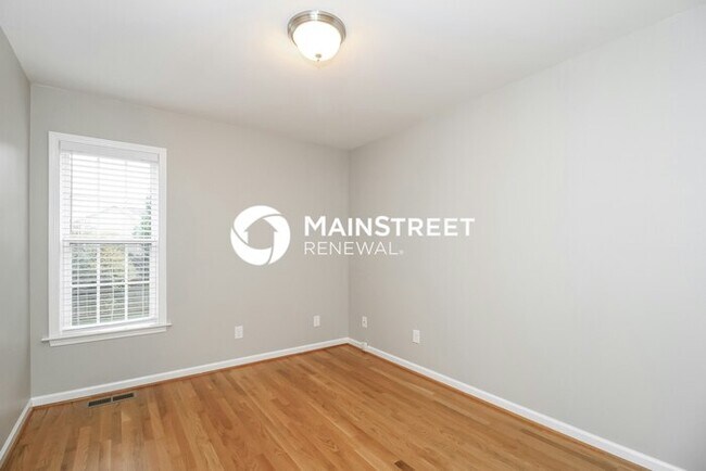 Building Photo - 3 Bedroom Pet-Friendly Home in High Point, NC with Main Street Renewal