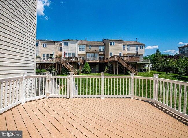 Building Photo - 9736 Morningview Cir