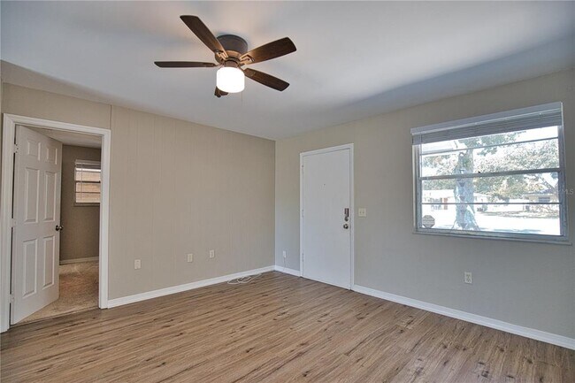 Building Photo - 1056 Venetian Pkwy
