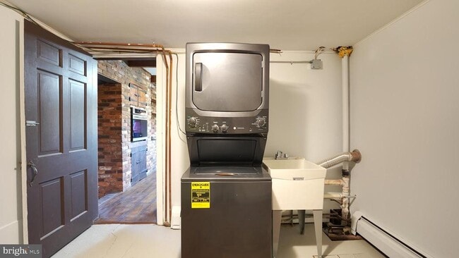 Building Photo - 53 Iron Bridge Rd