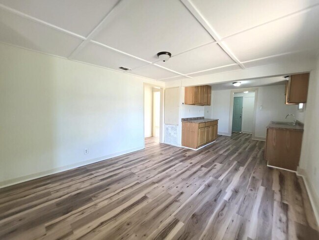Building Photo - 101 E Osr