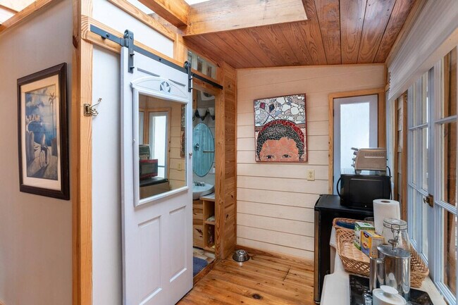 Building Photo - 1939 Crawford Dairy Rd