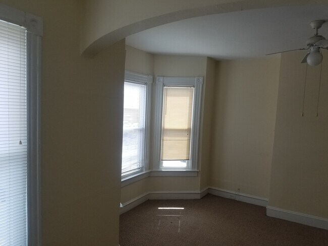 Building Photo - ROB22S