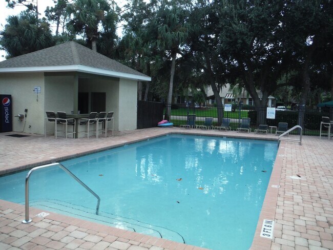 Building Photo - 3550 Sable Palm Ln