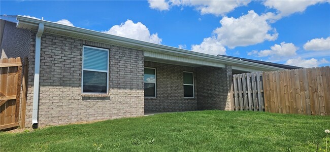 Building Photo - 535 NW 69th Ave