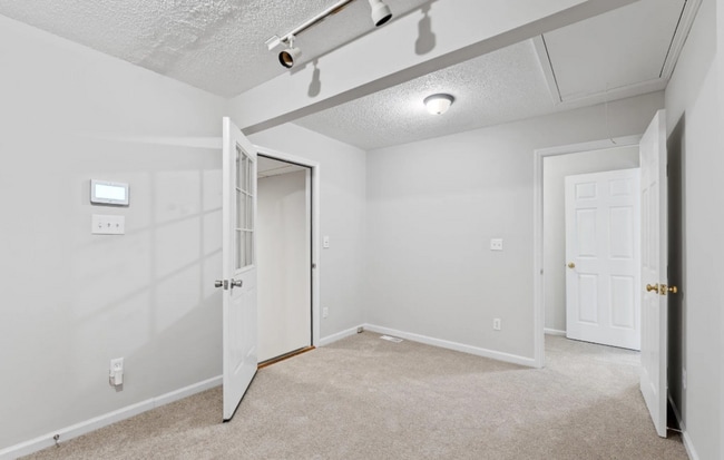 Building Photo - Charming 4/3 Home Downtown Greenville!