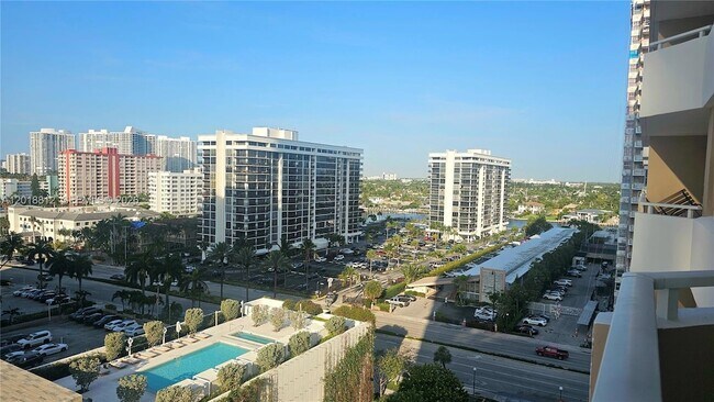 Building Photo - 1980 S Ocean Dr
