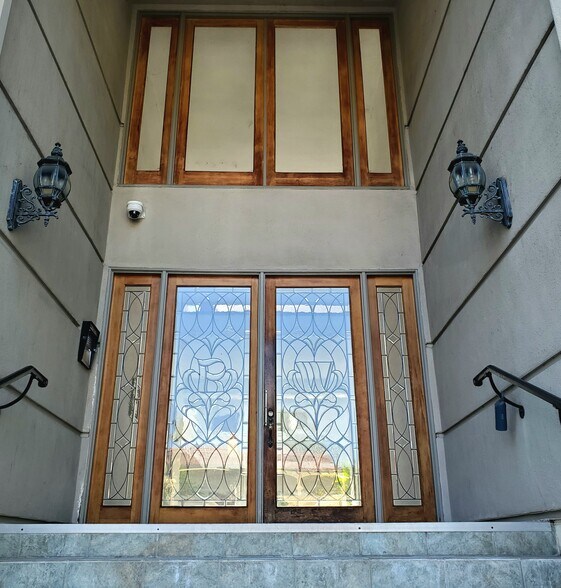 Building Photo - 4415 Saugus Ave