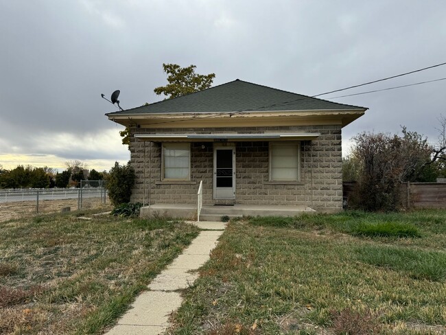 Building Photo - Cute 2 bedroom 1 bath in Lehi!