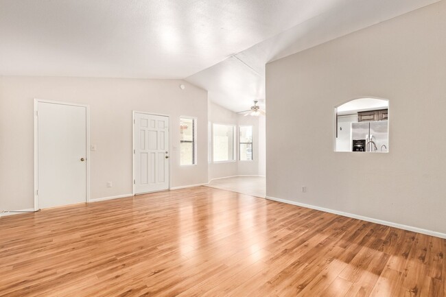 Building Photo - Beautifully upgraded 2 Bedroom/2 Bath Home...