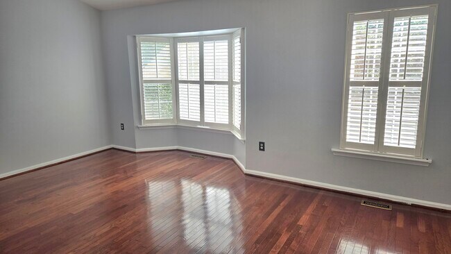 Building Photo - 6157 Green Hollow Ct