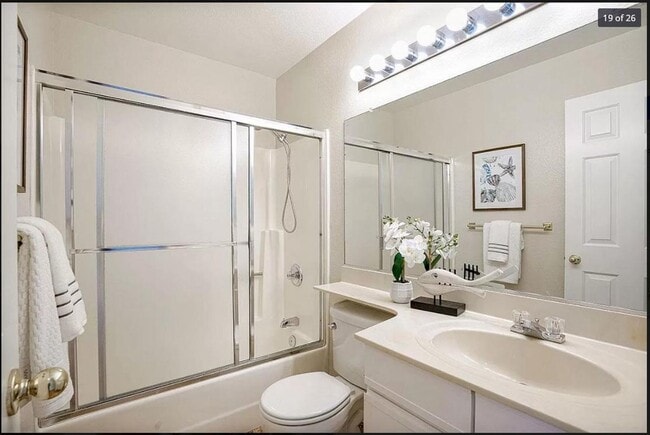 Building Photo - FABULOUS 2 Bed/2 Bath Condo in Sunny Hills...