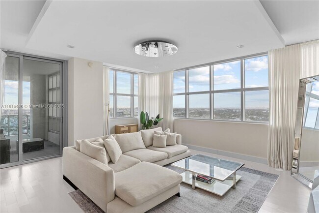 Primary Photo - 3301 NE 1st Ave