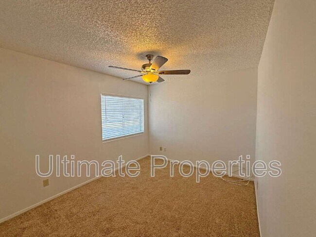 Building Photo - 9538 W Echo Ln