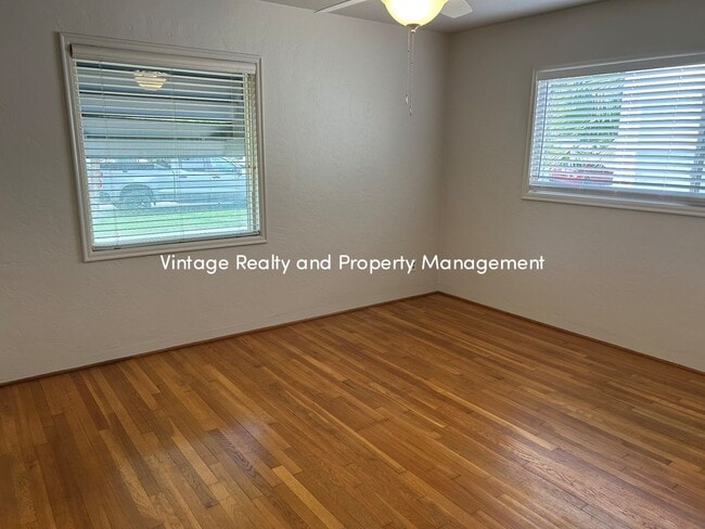 Building Photo - First Time On The Rental Market! Single St...
