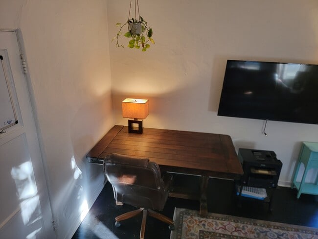 Building Photo - 1505 S Sierra Bonita Ave