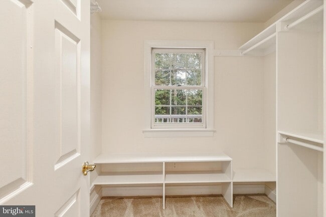 Building Photo - 2527 Hunter Mill Rd