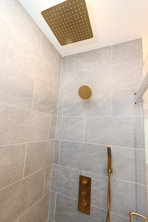 Building Photo - 14-16-16 Harriet St