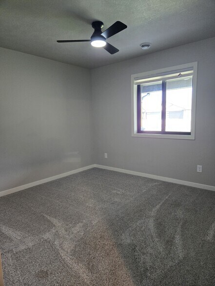 Building Photo - 1407 W 20th Ave