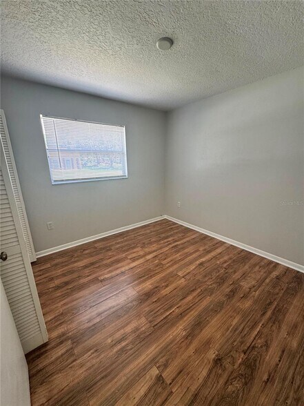 Building Photo - 2896 Meadow Lake Ave