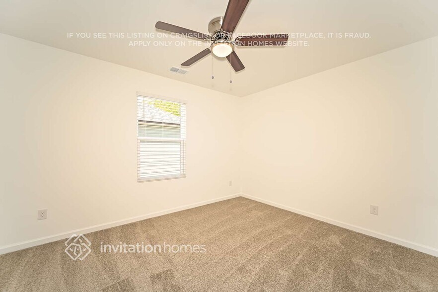 Building Photo - 204 E Millbrook Dr