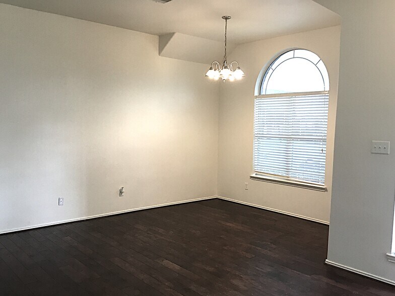 Building Photo - 10019 Blissful Valley Ln