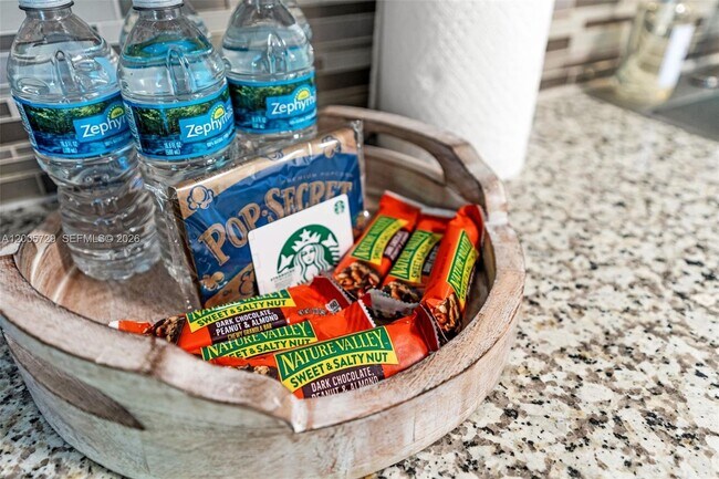 Building Photo - 1075 NE 12th Ave