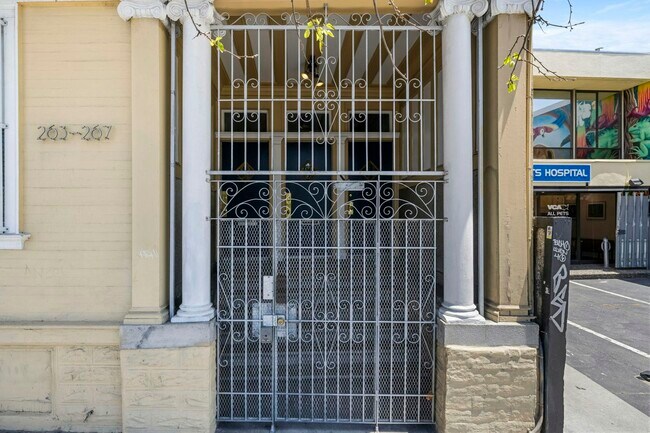 Building Photo - 263-267 South Van Ness Avenue, Unit 265