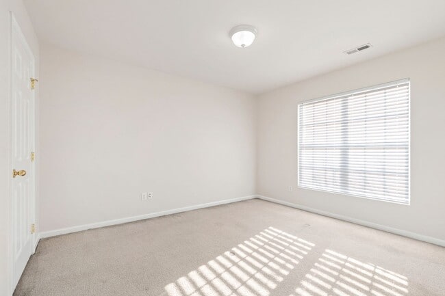 Building Photo - Prime Morrisville Location – Updated 3BR Townhome in Walnut Woods