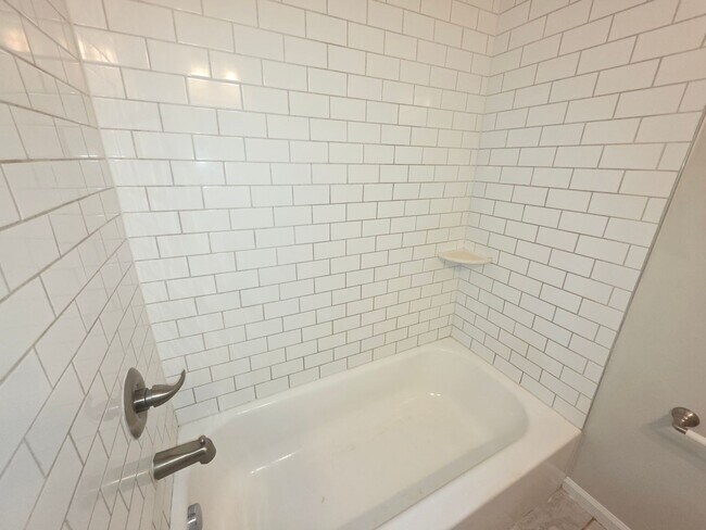 Building Photo - 3136 Creighton Dr