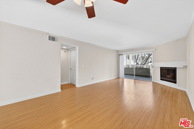 Building Photo - 21450 Burbank Blvd