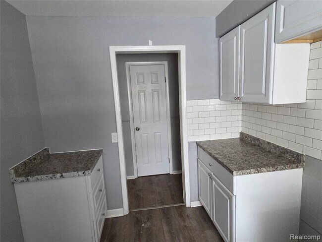 Building Photo - 1139 Bassett St