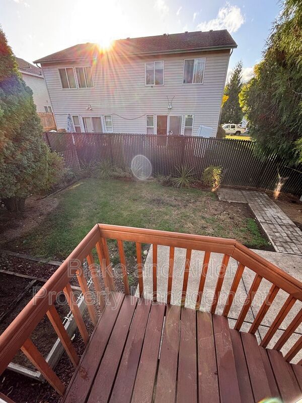 Building Photo - 3607 NE 158th Ave