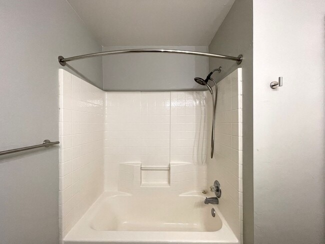 Building Photo - Charming Home in Del City!