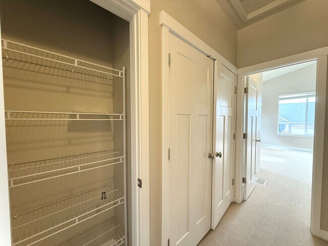 Building Photo - AVAILABLE JULY 1ST | 3 BED | 2.5 BATH | $2,295/MO
