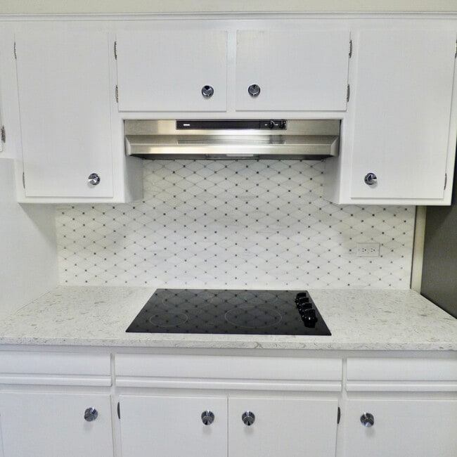 Building Photo - 1332 W Mulloy Dr