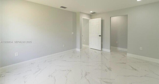 Building Photo - 761 Kirkman Ave