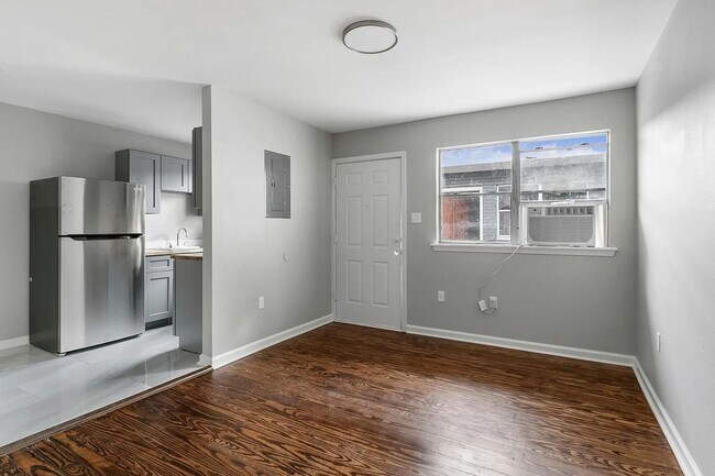 Primary Photo - Renovated 1BD/1BA 2 Blocks Off St. Charles Ave.
