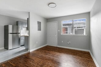 Building Photo - Renovated 1BD/1BA 2 Blocks Off St. Charles Ave.