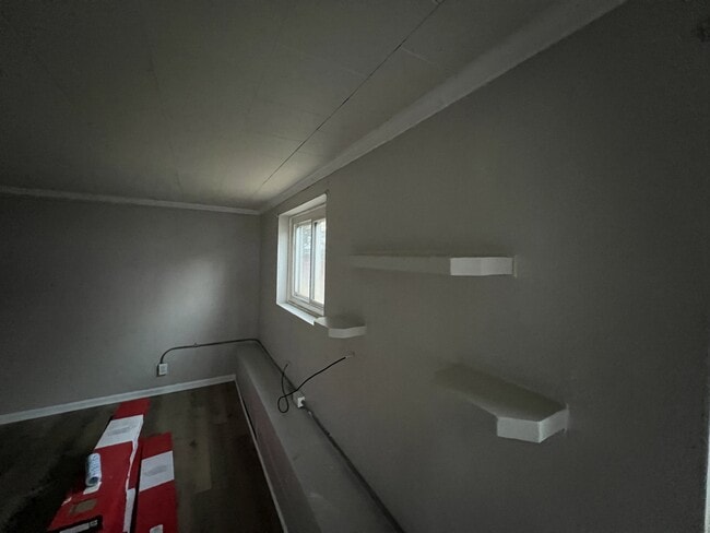 Building Photo - 605 C St