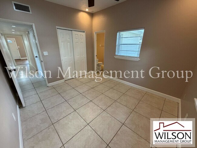 Building Photo - 4008 Montrose Ct