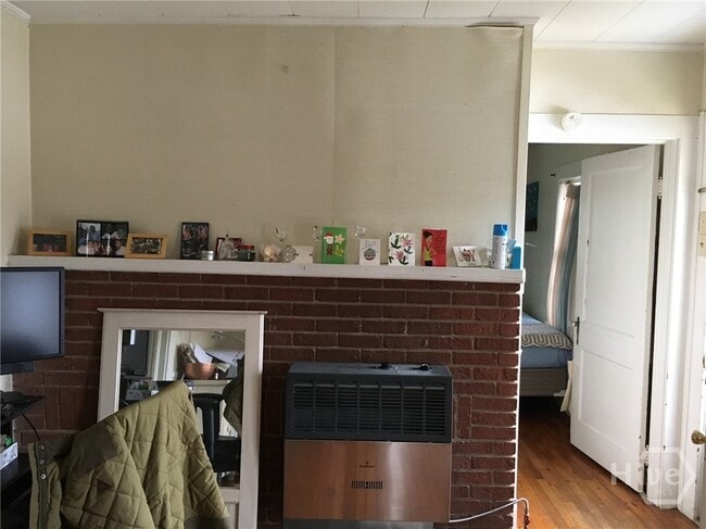 Building Photo - 880 Sunset Dr