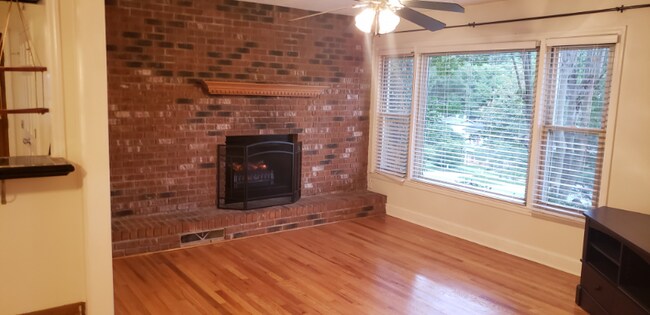 Building Photo - 6512 Springfield Dr